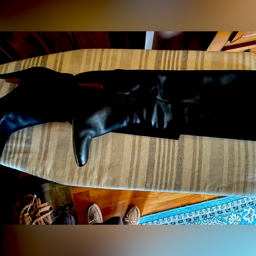 VINTAGE Black Leather Knee Boots